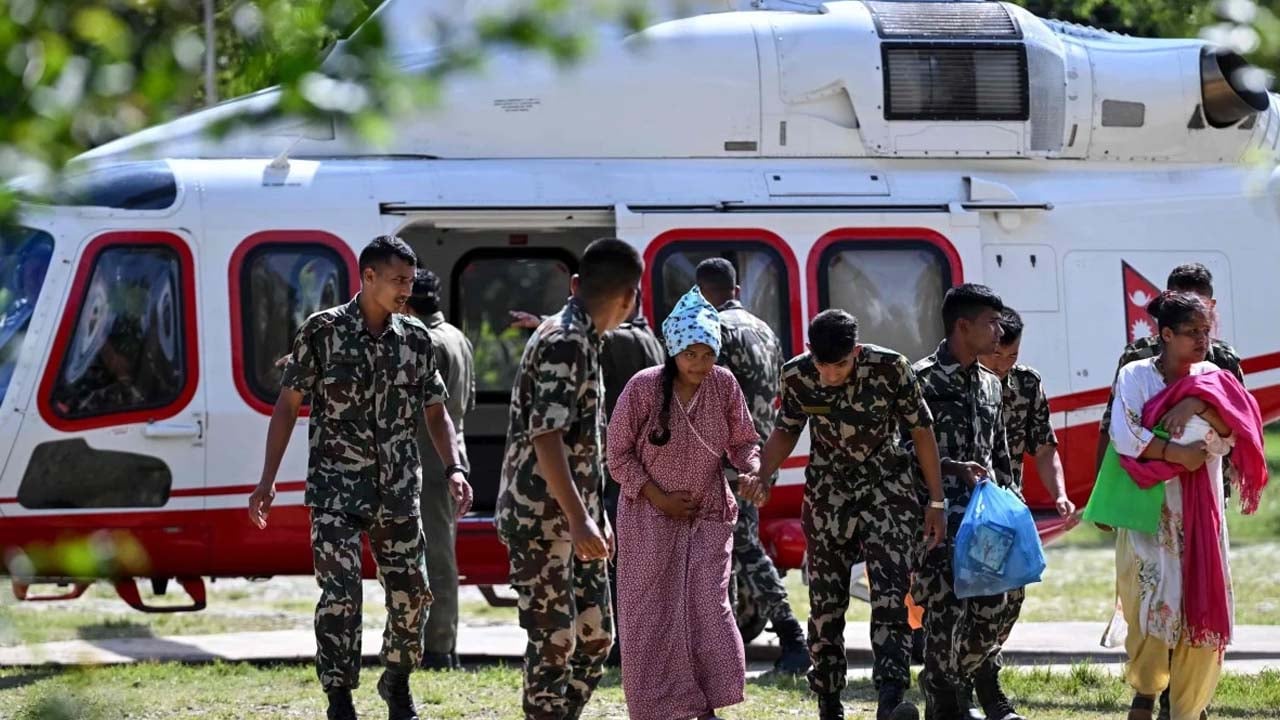 নেপালে জলবিদ্যুৎ প্রকল্পের সুড়ঙ্গে শতাধিক আটকা, উদ্ধার অভিযানে সেনাবাহিনী