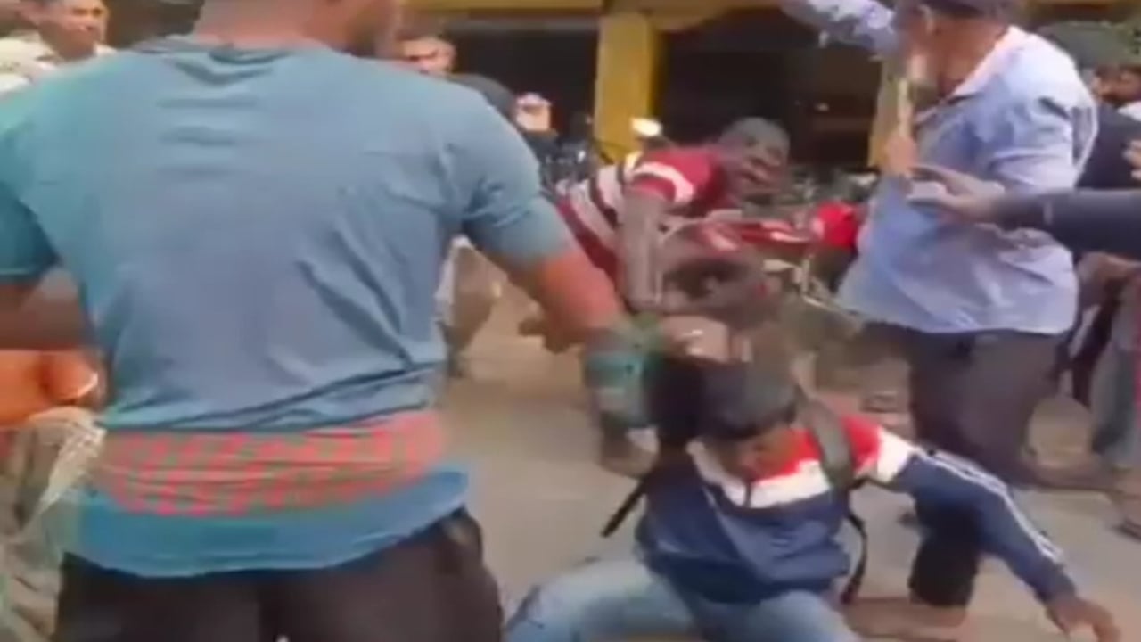 তেল নিতে লাইনে দাঁড়ানো নিয়ে সংঘর্ষ, পাম্প বন্ধ