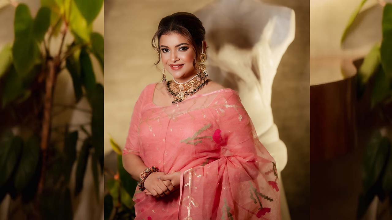 আমরা সাধারণ মানুষ, নীরব দর্শক হয়ে রঙিন তামাশা দেখি: শবনম ফারিয়া