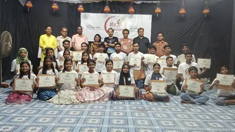 শায়েস্তাগঞ্জে তিন দিনব্যাপী নাট্য কর্মশালা সম্পন্ন, সনদ বিতরণ