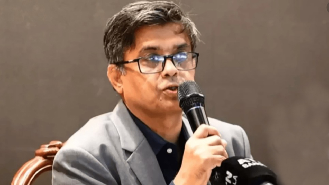 ‘সাংবাদিকতা এমন হওয়া উচিত, যাতে সরকার কাঠগড়ায় দাঁড়ায়’