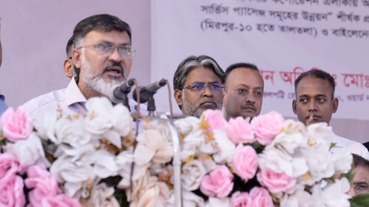 ফুটপাতে আর ব্যবসা করা যাবে না, বিকল্প ব্যবস্থা করবে ডিএনসিসি: প্রশাসক