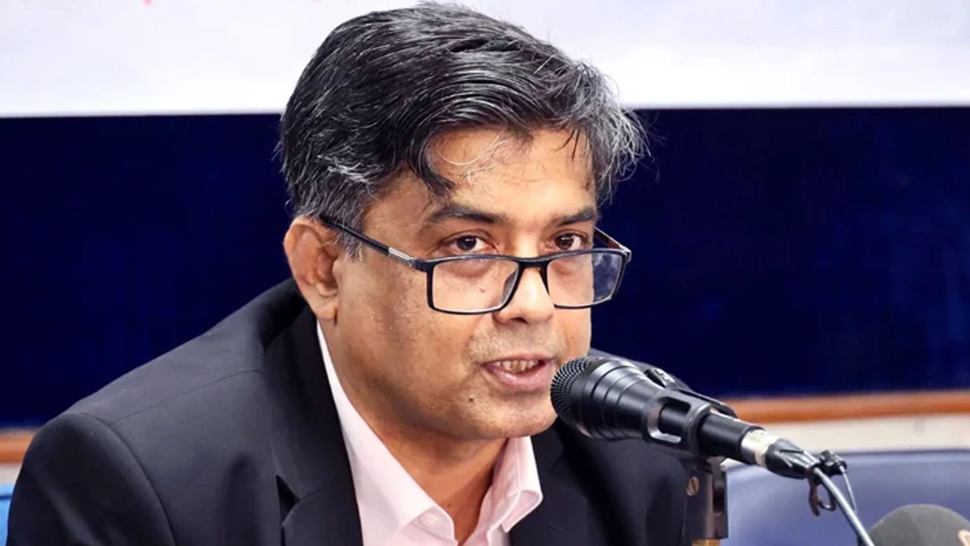 হাসিনার পালানোর খবর যেভাবে বিশ্ব জানতে পারে