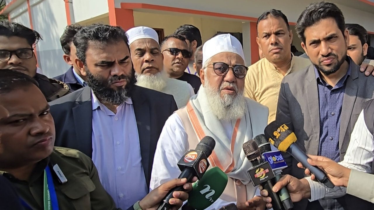 শাহজাহান চৌধুরীকে হারাতে এস আলমের বিরুদ্ধে টাকা বিলানোর অভিযোগ