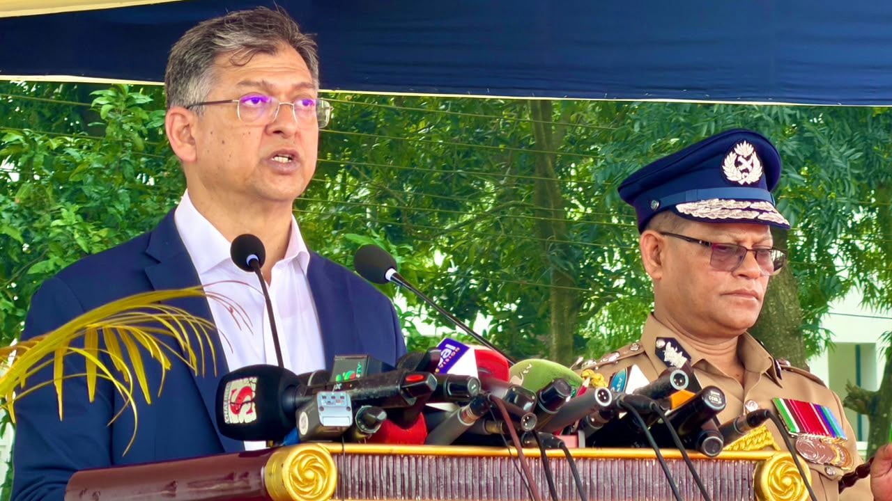 পুলিশ কোনো বিশেষ দল বা গোষ্ঠীর লাঠিয়াল বাহিনী নয়