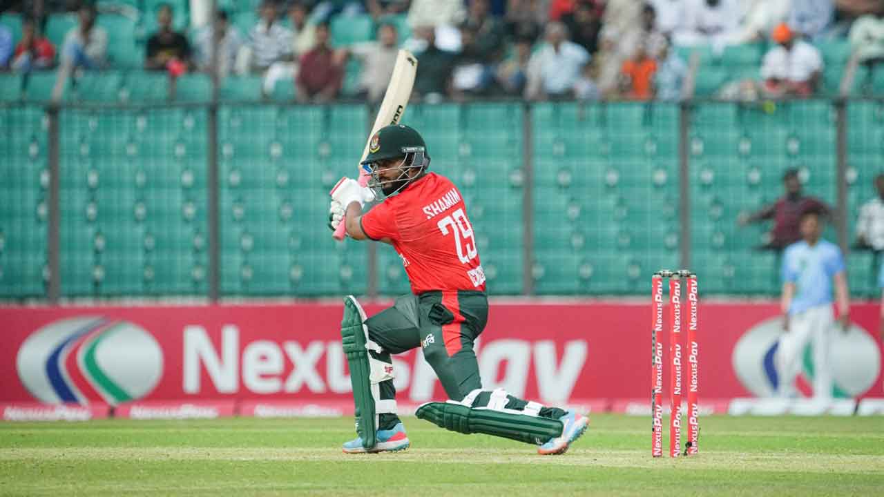 ফিশারের ১ বলে শামীমের ১৭ রান!