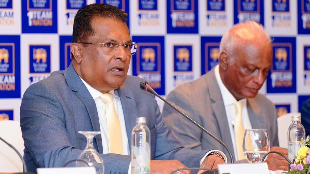 এসএলসিতে সবার পদত্যাগ