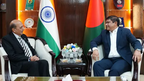 প্রধানমন্ত্রীর প্রতিরক্ষা উপদেষ্টার সঙ্গে ভারতের হাইকমিশনারের সাক্ষাৎ