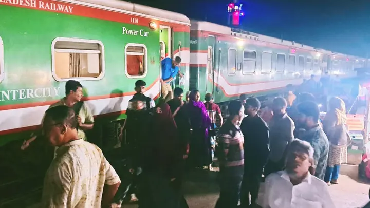 সান্তাহারে কুড়িগ্রাম ট্রেন লাইনচ্যুতে পাঁচ সদস্যের তদন্ত কমিটি