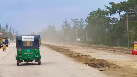 ৭৬ কোটি টাকার চার লেনের কাজ বন্ধ, ধুলায় ধুঁকছে শান্তিগঞ্জ 