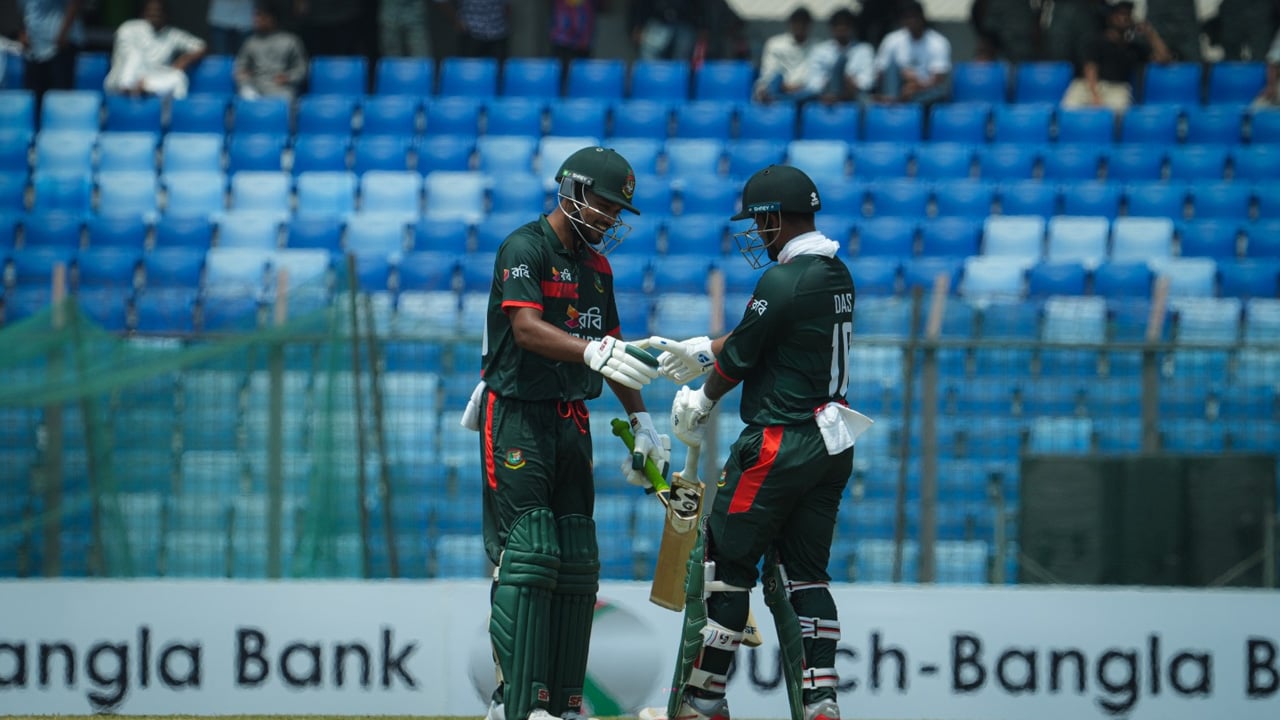 শান্ত আউট, বাংলাদেশের রান ২০০ ওপারে