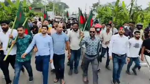 শরীয়তপুরে প্রকাশ্যে নিষিদ্ধ ছাত্রলীগের মিছিল