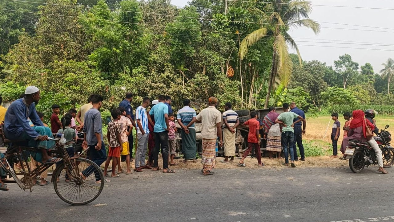 সাতক্ষীরায় পিকআপ-মোটরসাইকেল সংঘর্ষে দাদা-নাতি নিহত