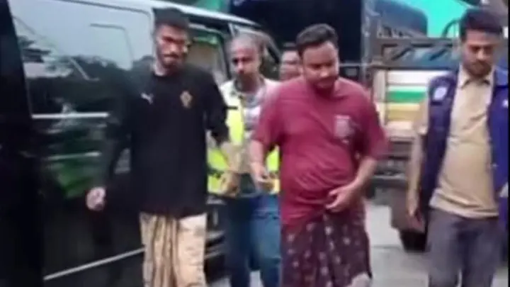 সাতক্ষীরায় কলেজছাত্র হত্যা: ভারতে পালানোর সময় প্রধান আসামিসহ গ্রেপ্তার ২