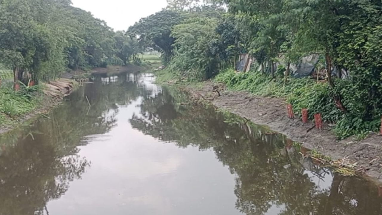 সাটুরিয়ায় খাল খননের ১ কোটি ২২ লাখ টাকা রাষ্ট্রীয় কোষাগারে ফেরত