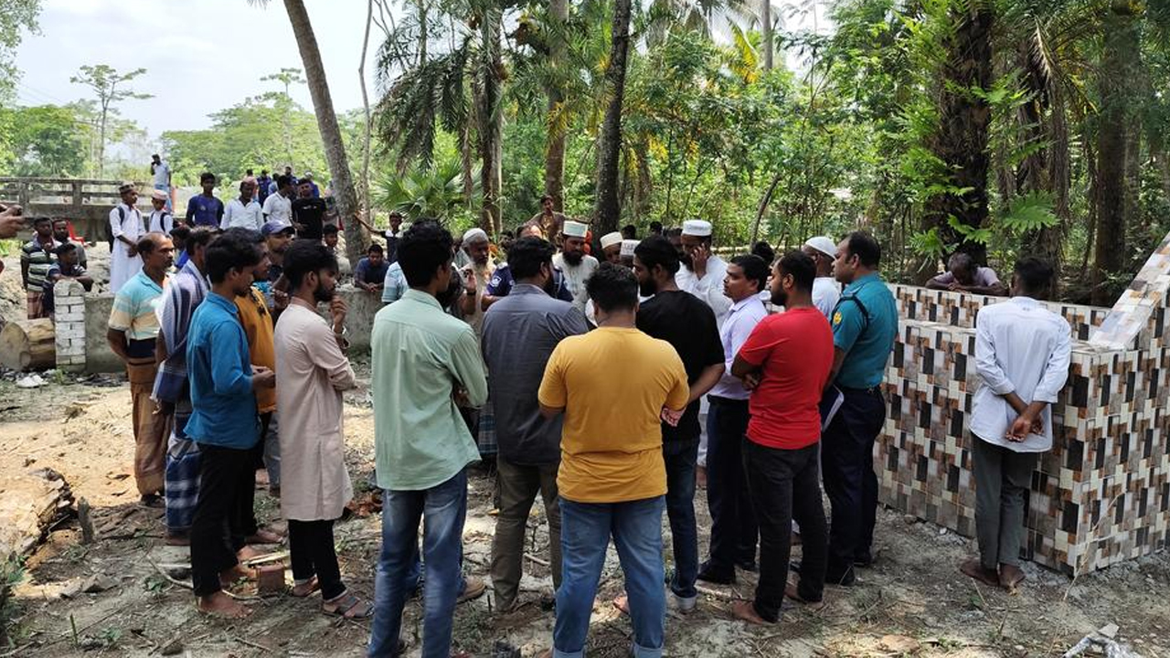 শহীদ মাহফুজের বাবার আপত্তিতে লাশ না তুলে ফিরে গেলেন ম্যাজিস্ট্রেট