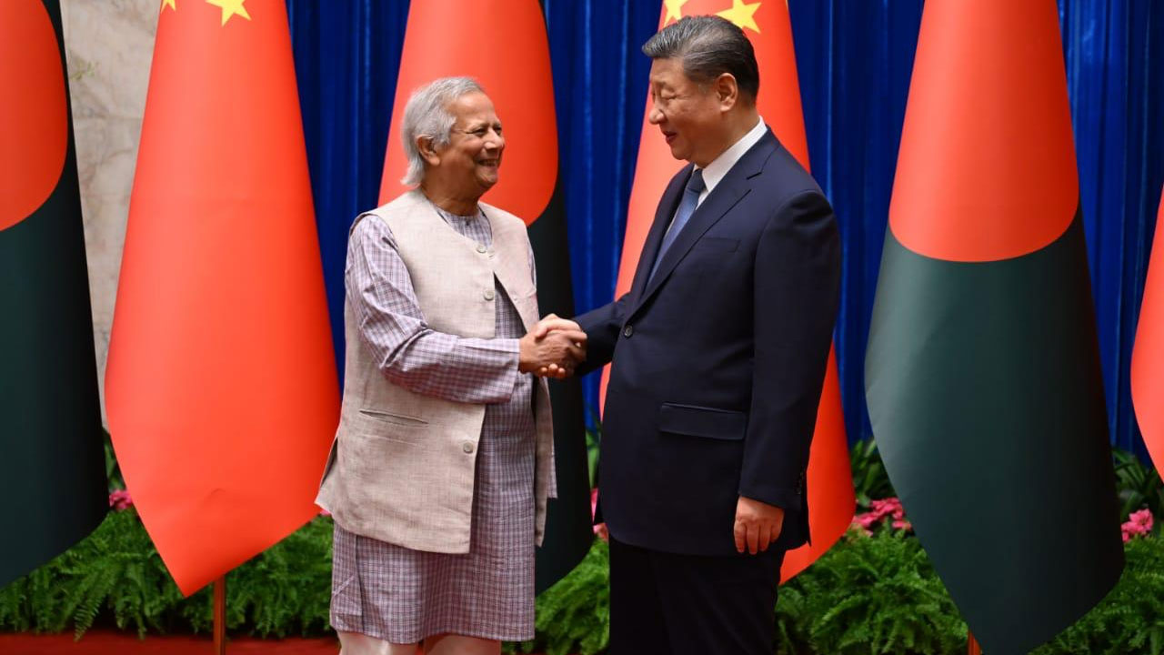 শান্তি ও সমৃদ্ধি অর্জনে চীনকে পাশে চাইলেন প্রধান উপদেষ্টা
