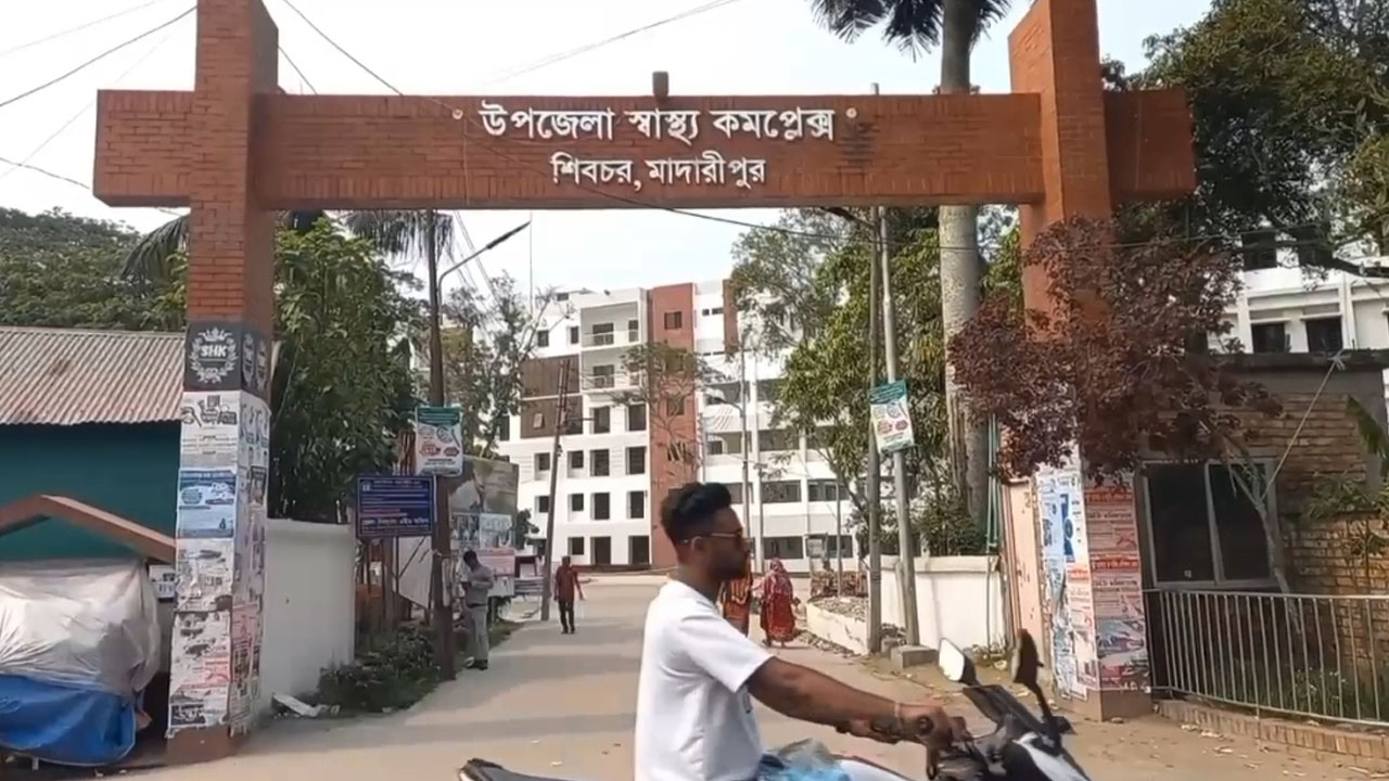 নেশার টাকা না দেওয়ায় চাচাকে কুপিয়ে জখম