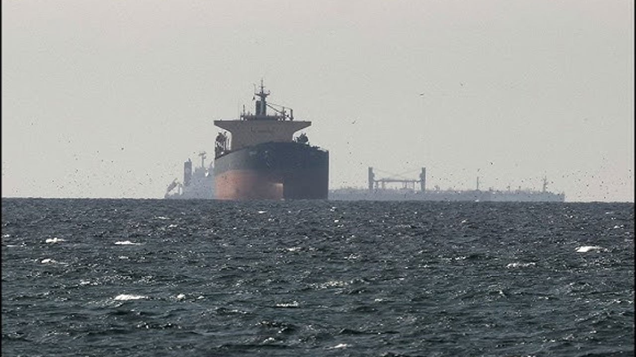 যুক্তরাষ্ট্র ও ইসরাইলের মিত্রদের জাহাজও হরমুজ দিয়ে পার হতে দেবে না ইরান