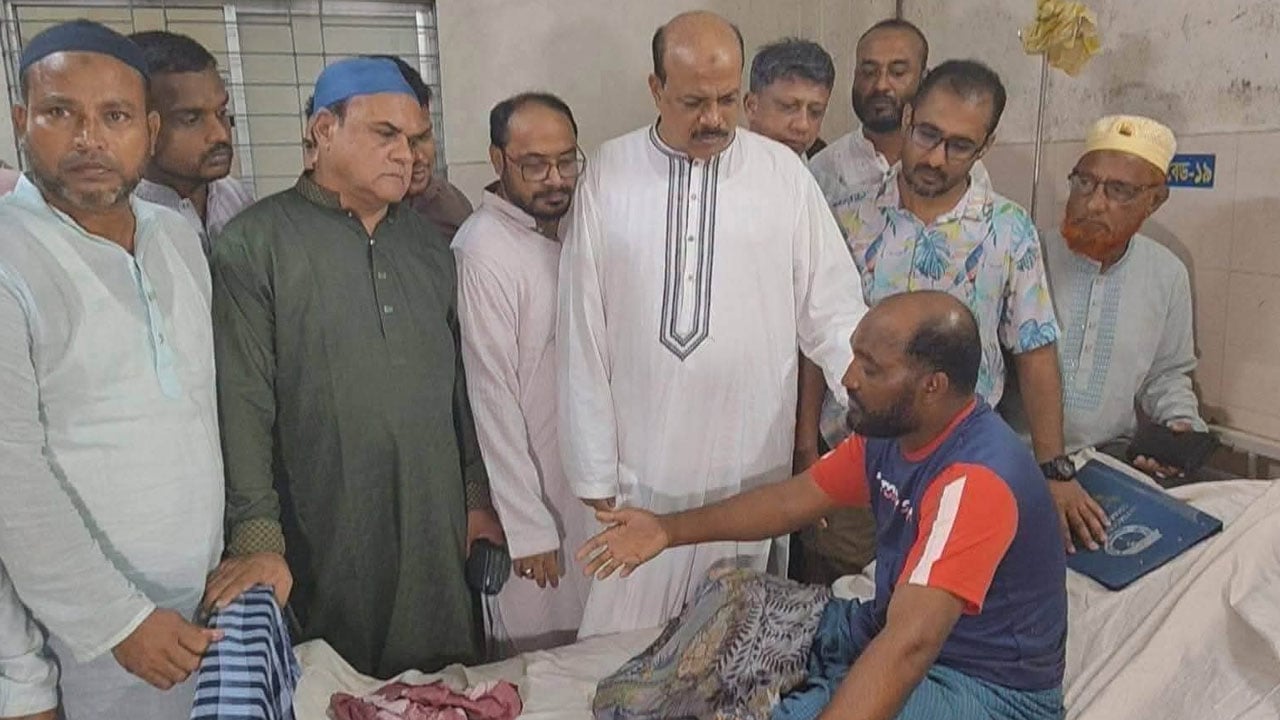 নিরাপত্তা ঝুঁকিতে জাহাজভাঙা শিল্প, শ্রমিক বাঁচলেই শিল্প বাঁচবে