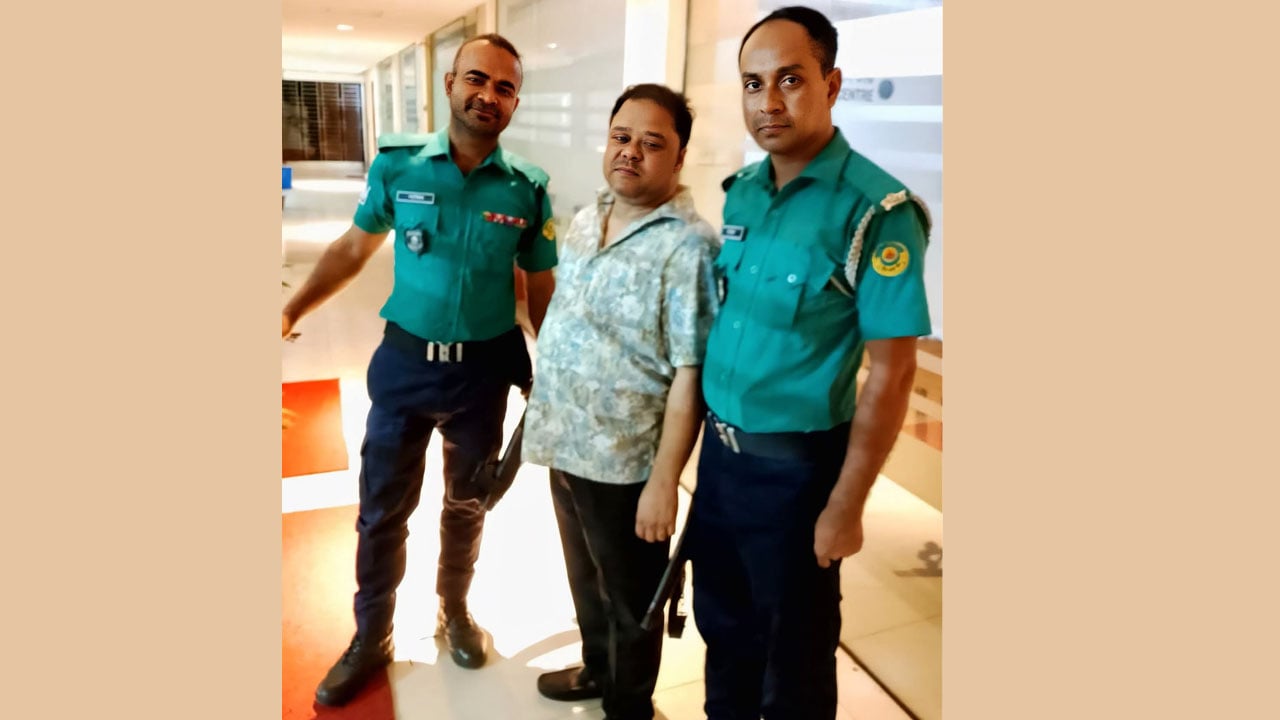 আ.লীগের একতরফা ভোটের ইউপি চেয়ারম্যান গ্রেপ্তার