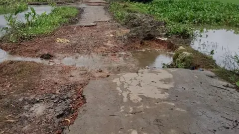 ঠিকাদারের গাফিলতিতে আড়াই কোটি টাকা ফেরত, সীতাকুণ্ডে নতুন বরাদ্দেও খরা