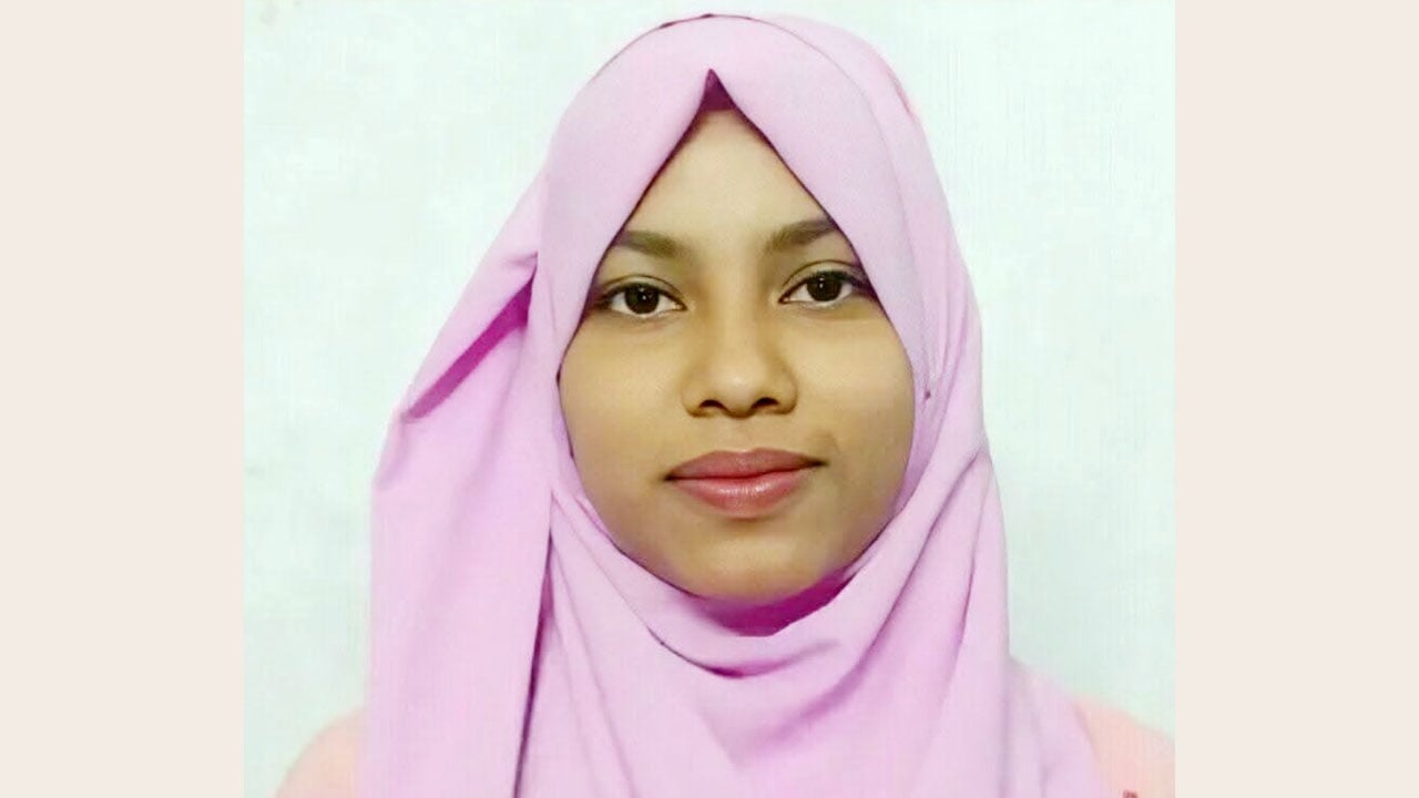 দারিদ্র্য হার মানল পারজানার মেধার কাছে 
