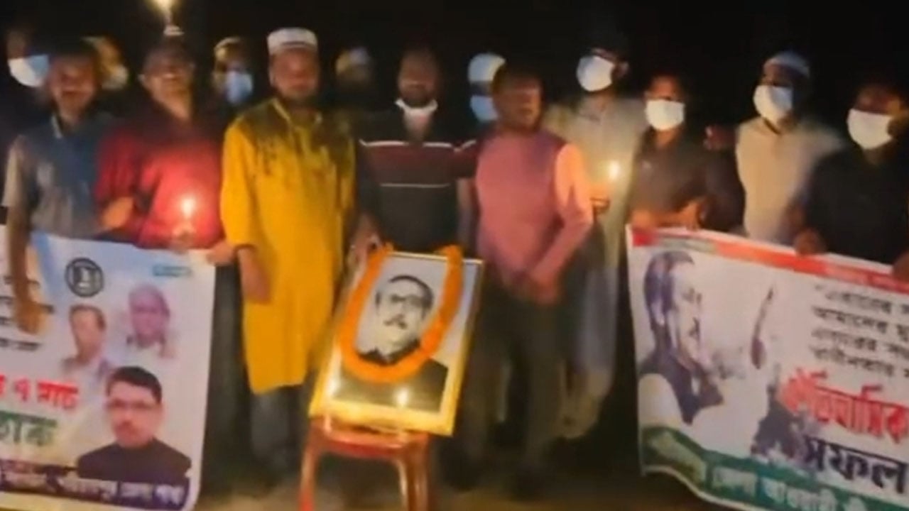 ৭ মার্চের প্রথম প্রহরে শরীয়তপুরে মোমবাতি কর্মসূচি