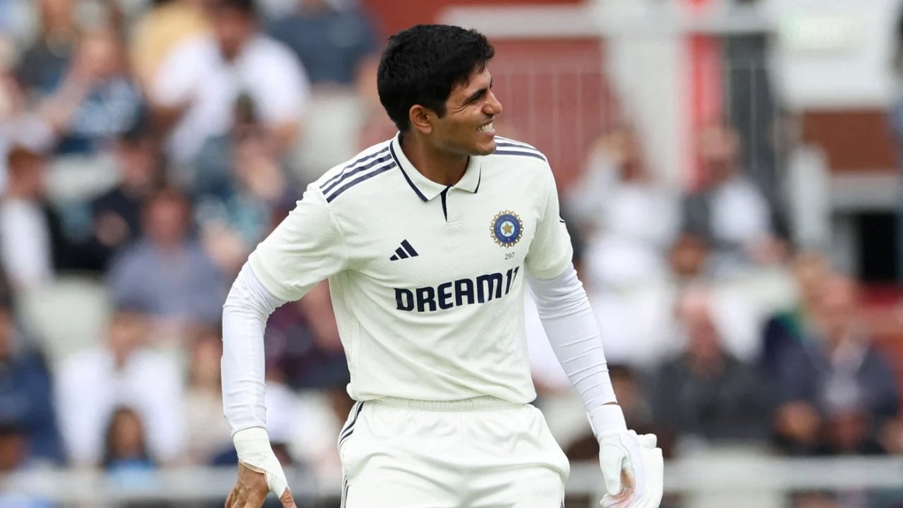গিলের সেঞ্চুরিতেও স্বস্তিতে নেই ভারত
