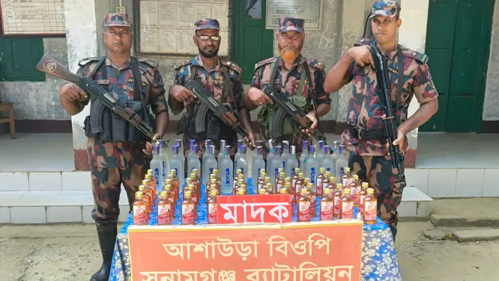 সুনামগঞ্জ সীমান্তে ১৯১ বোতল ভারতীয় মদ উদ্ধার