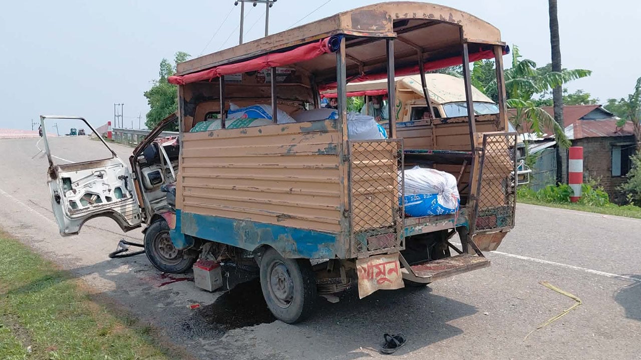 সুনামগঞ্জে বাসের ধাক্কায় লেগুনা চালকসহ নিহত ২, আহত ৫