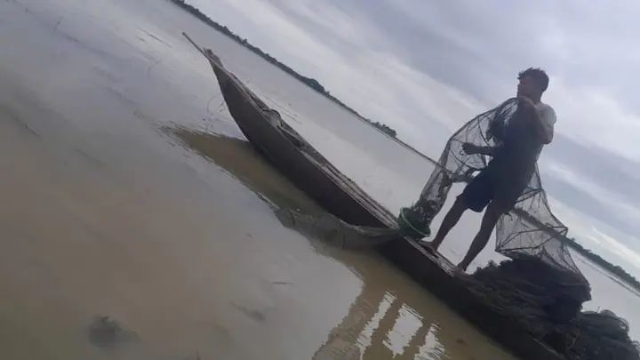 সুনামগঞ্জে চায়না দুয়ারীর দাপটে বিপাকে সরকারি জলমহালের ইজারাদারেরা