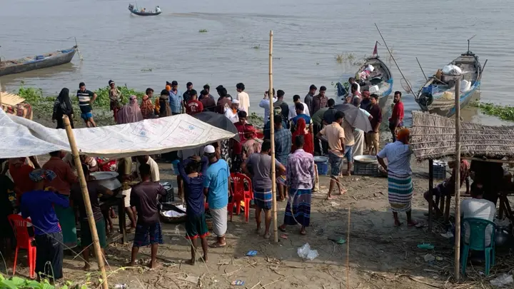 কোনো কিছুতেই বন্ধ হচ্ছে না ইলিশ শিকার