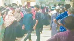 সীতাকুণ্ড স্বাস্থ্য কমপ্লেক্সে খুঁড়িয়ে চলছে চিকিৎসাসেবা