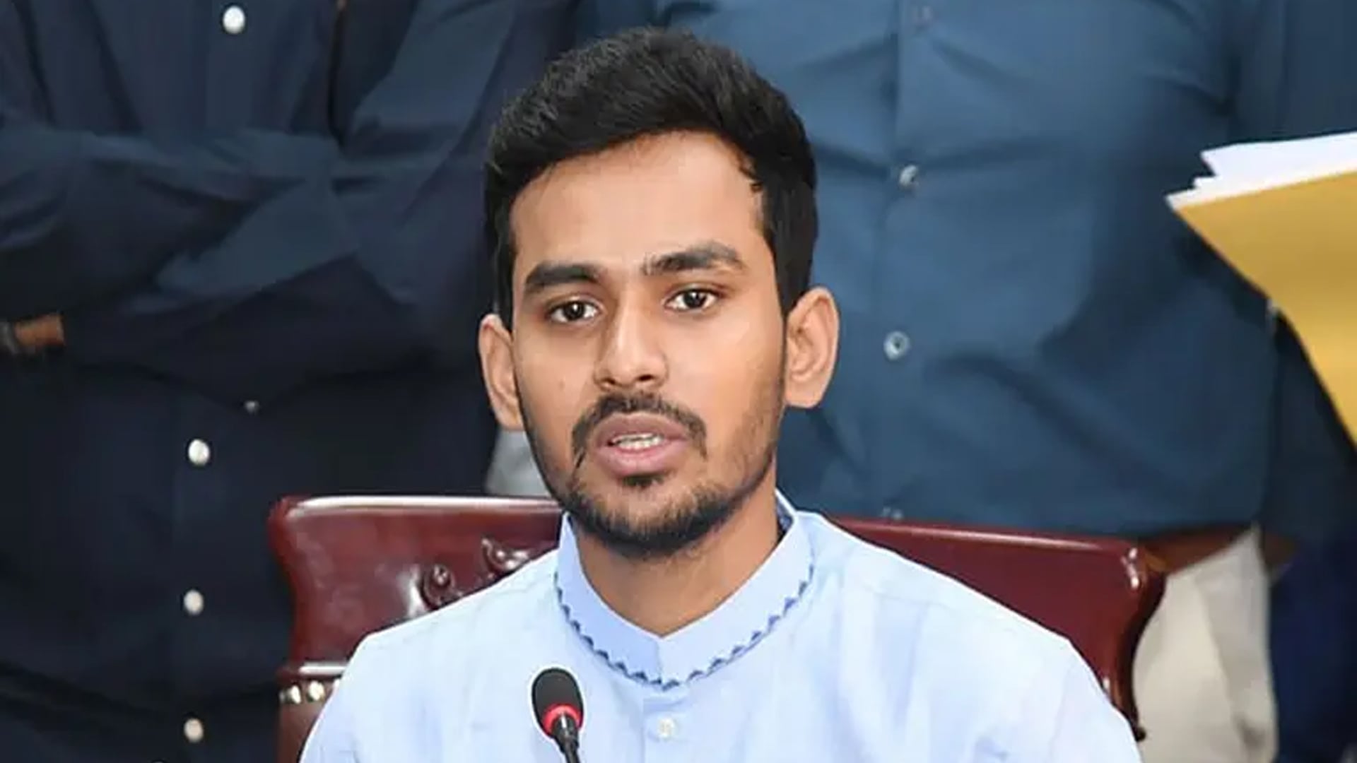 স্থানীয় সরকার প্রতিমন্ত্রীকে আসিফ মাহমুদের চ্যালেঞ্জ