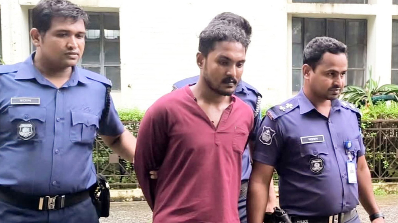 পুলিশের হাত থেকে ছিনিয়ে নেয়া আসামি গ্রেপ্তার