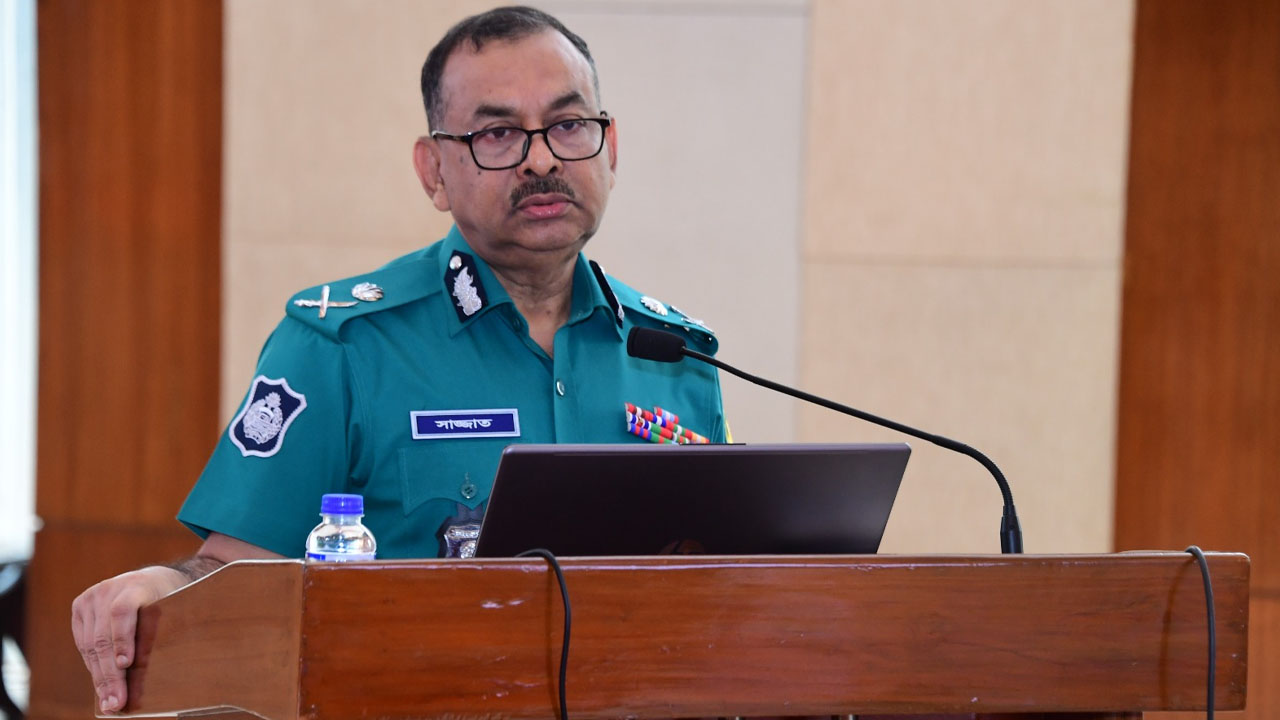 আমলযোগ্য অপরাধের ঘটনায় মামলা নিতে হবে: ডিএমপি কমিশনার