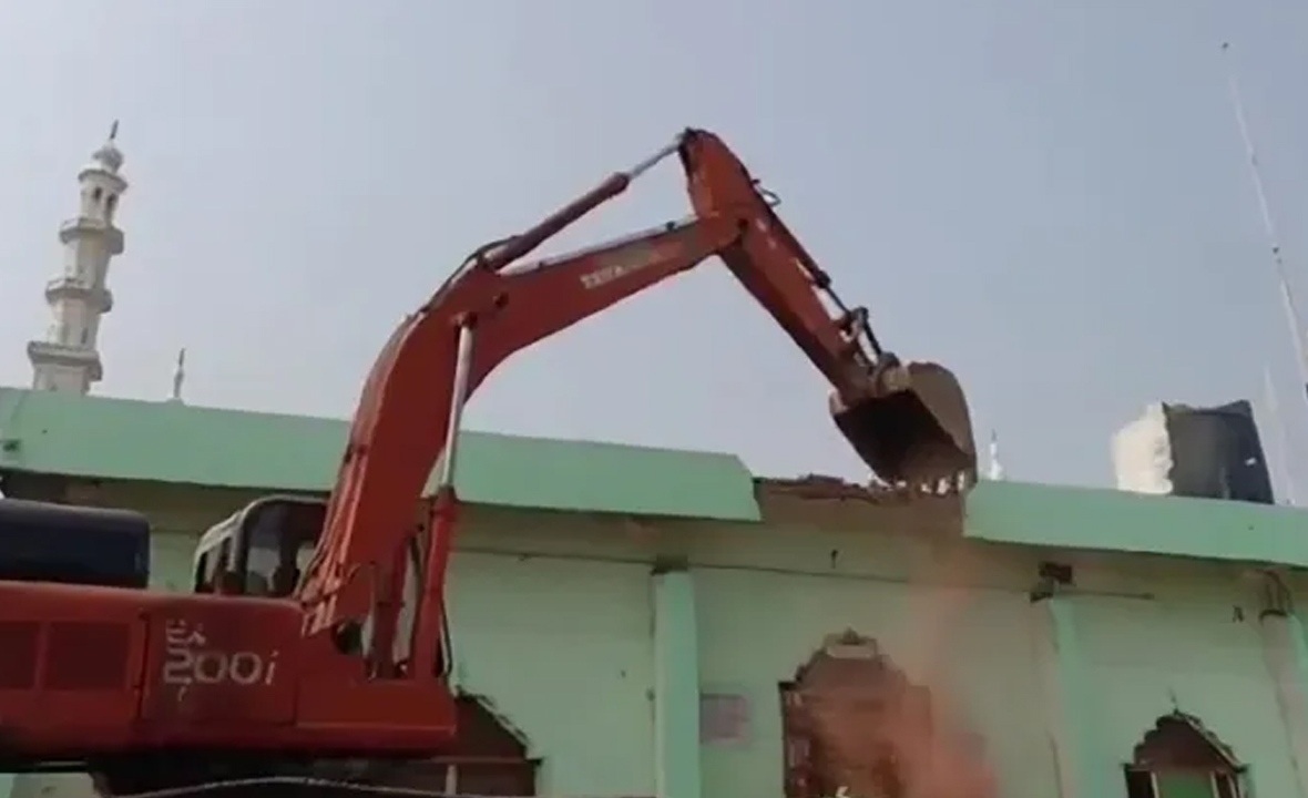 ভারতে যেভাবে মুসলমানদের ওয়াকফ সম্পত্তি লুট হচ্ছে