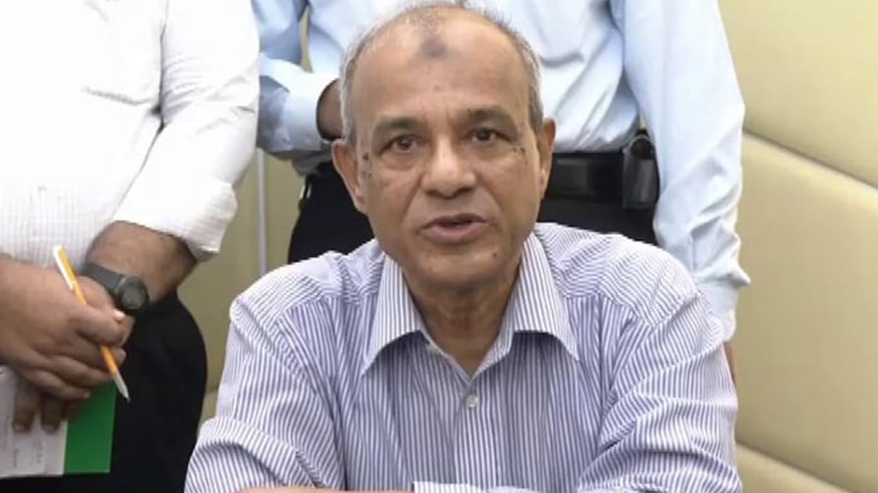 বিশেষ চক্র পেঁয়াজের বাজারে কারসাজি করেছে: কৃষি উপদেষ্টা