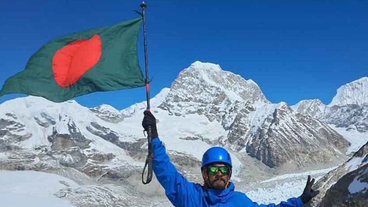 সপ্তম বাংলাদেশি হিসেবে এভারেস্ট জয় ইকরামুলের