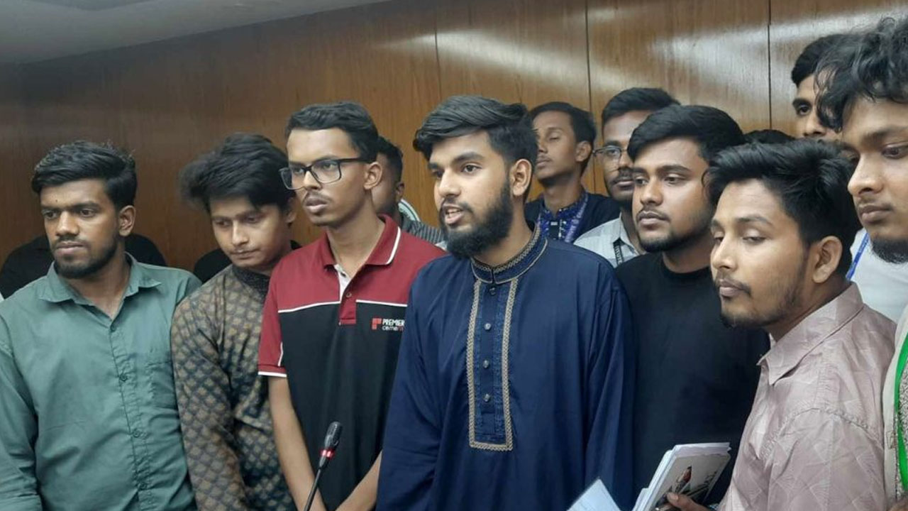 কঠোর কর্মসূচির হুঁশিয়ারি কারিগরি শিক্ষার্থীদের