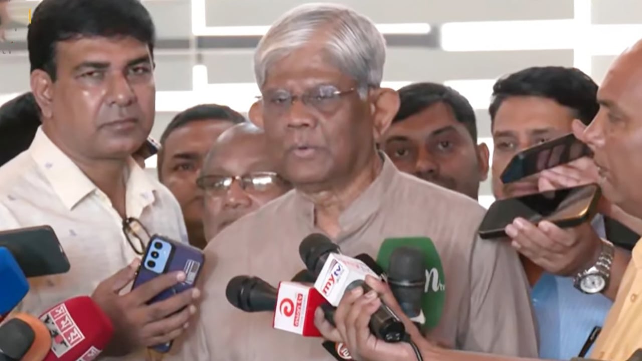 নিত্যপণ্যের বাজার পুরোপুরি নিয়ন্ত্রণে রাখা সম্ভব হয়নি: অর্থ উপদেষ্টা