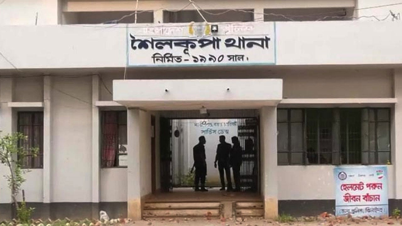 ভিজিএফ কার্ড ভাগাভাগি নিয়ে সংঘর্ষ, দুই মামলায় বিএনপির ১৫ নেতাকর্মী আটক