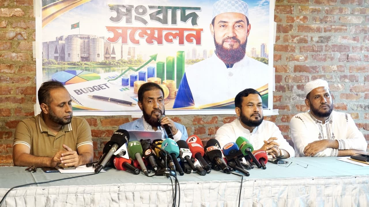 ইসলামী ব্যাংক নিয়ে অপ্রয়োজনীয় বিতর্ক করছেন স্বরাষ্ট্রমন্ত্রী: সেলিম উদ্দিন
