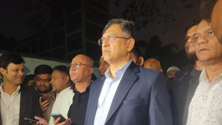 জাতীয় ঐক্য ধরে রাখাই আমাদের কাছে জরুরি: সালাহউদ্দিন আহমেদ