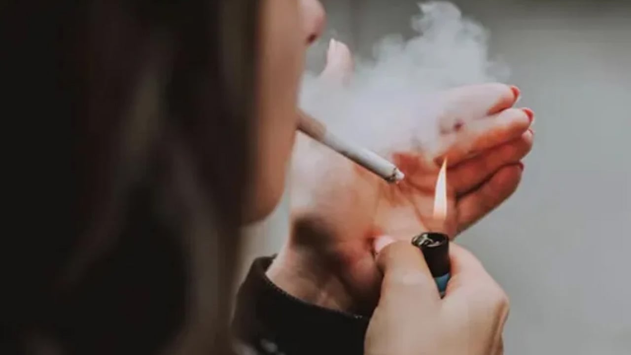 ধূমপানের কারণে নারীদের বন্ধ্যাত্বের ঝুঁকি বাড়ছে