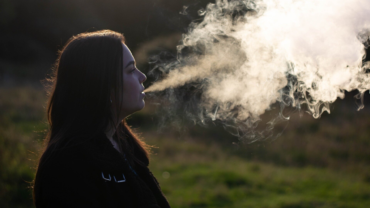 যুক্তরাজ্যে ২০০৮ সালের পর জন্ম নেওয়া নাগরিকদের জন্য ধুমপান নিষিদ্ধ