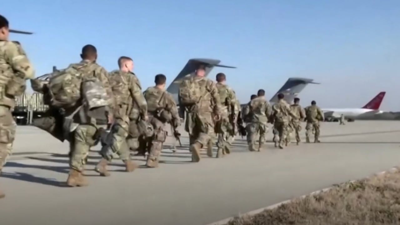 আলোচনা প্রস্তাবের মধ্যেই মধ্যপ্রাচ্যে সেনা পাঠাচ্ছে ট্রাম্প