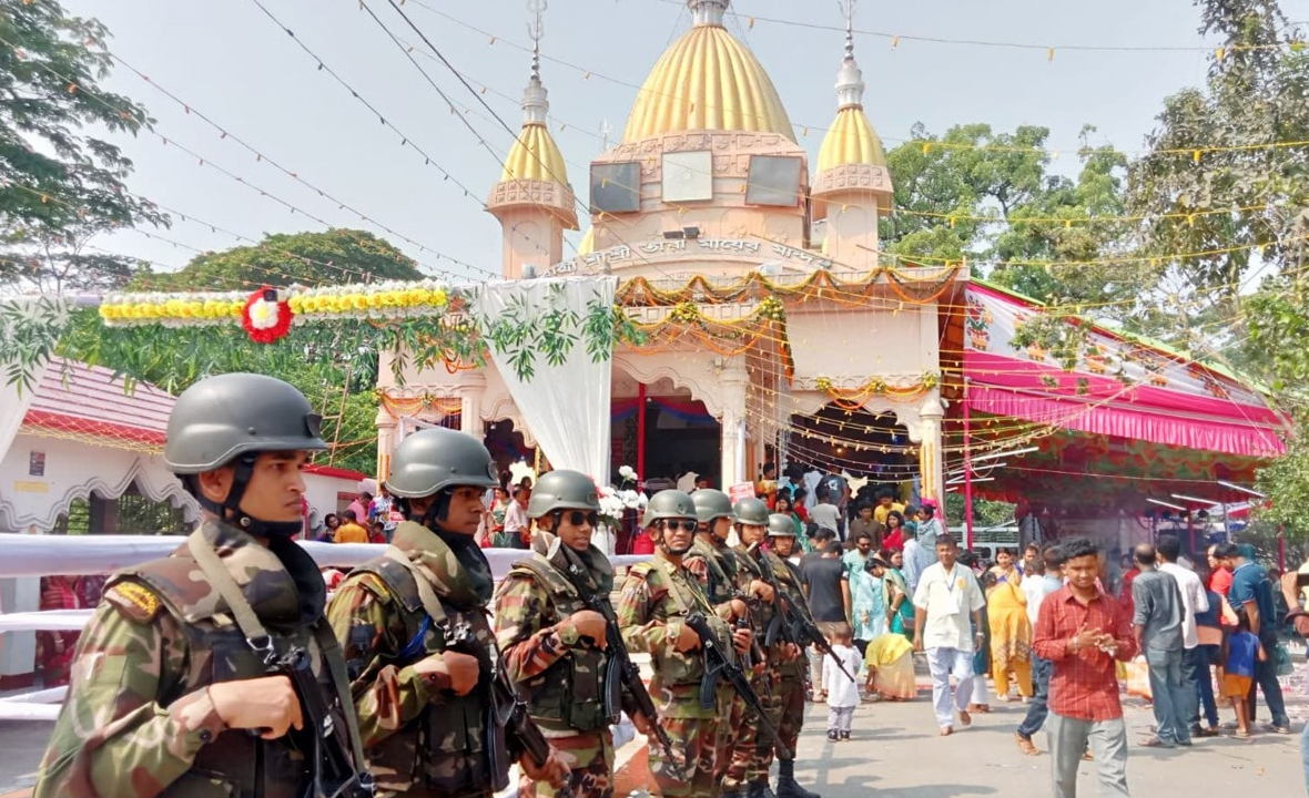 সনাতন ধর্মাবলম্বীদের উৎসবে সেনাবাহিনীর নিরাপত্তা