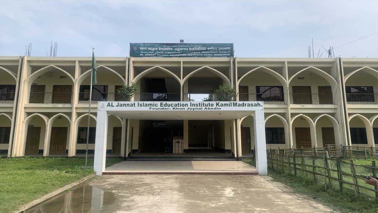 উপবৃত্তির প্রলোভনে ছাত্রীর শ্লীলতাহানির চেষ্টা, শিক্ষককে গণধোলাই